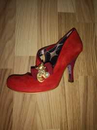 Red shoes with golden  cat  for sale