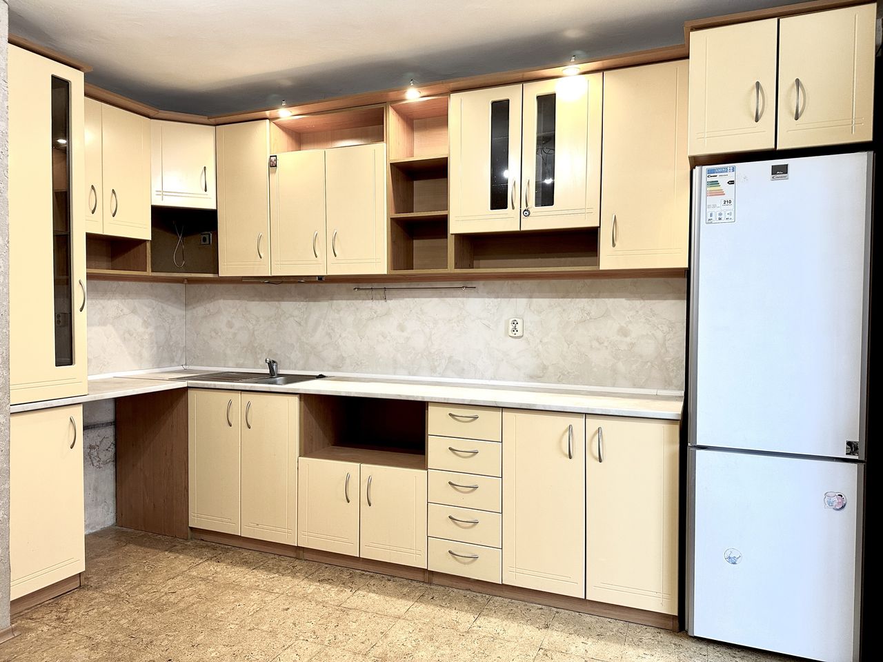 Продава се Четиристаен апартамент в Велико Търново, Картала - 110 кв.м за 982 €/кв.м - Снимка #2