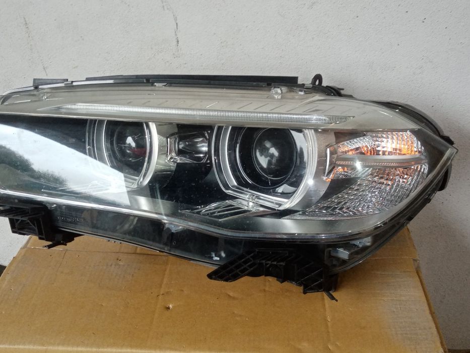 Vând far stânga bmw f15 x5