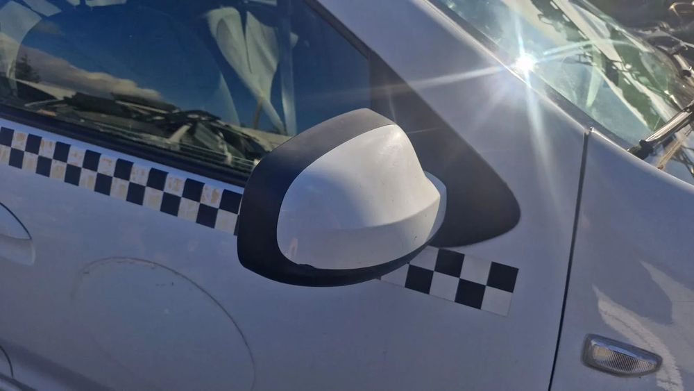 Dezmembram Dacia Logan 2 an 2015 motor 1.2 Benzina cod D4F-F7