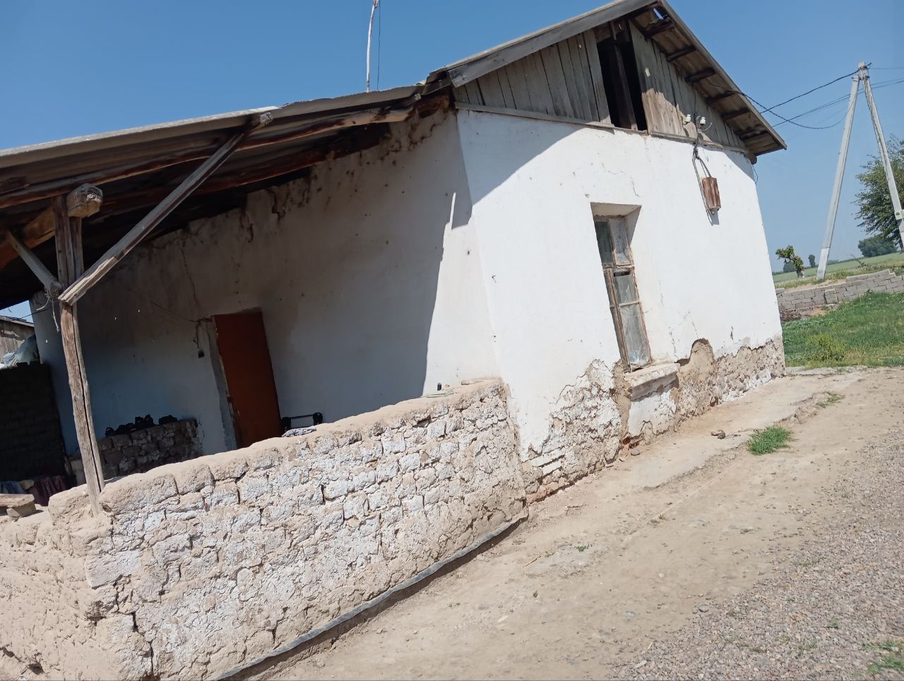 Srocha sotiladi faqat oladiganlar telefon qilsin