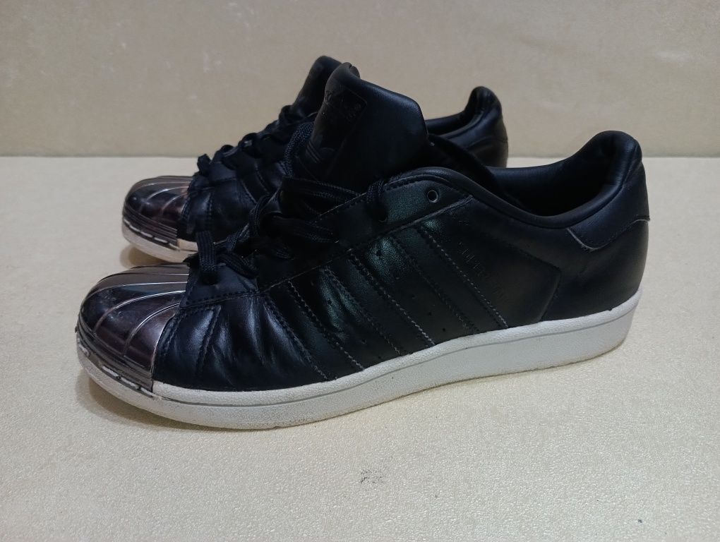 Adidas Superstar Black N39- 32 лв
