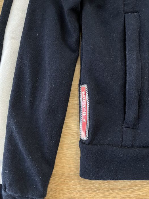 Prada оригинален дамски суитчър размер S-М