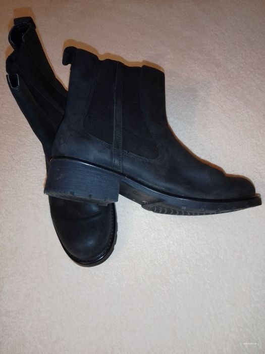 Ghete din piele întoarsă