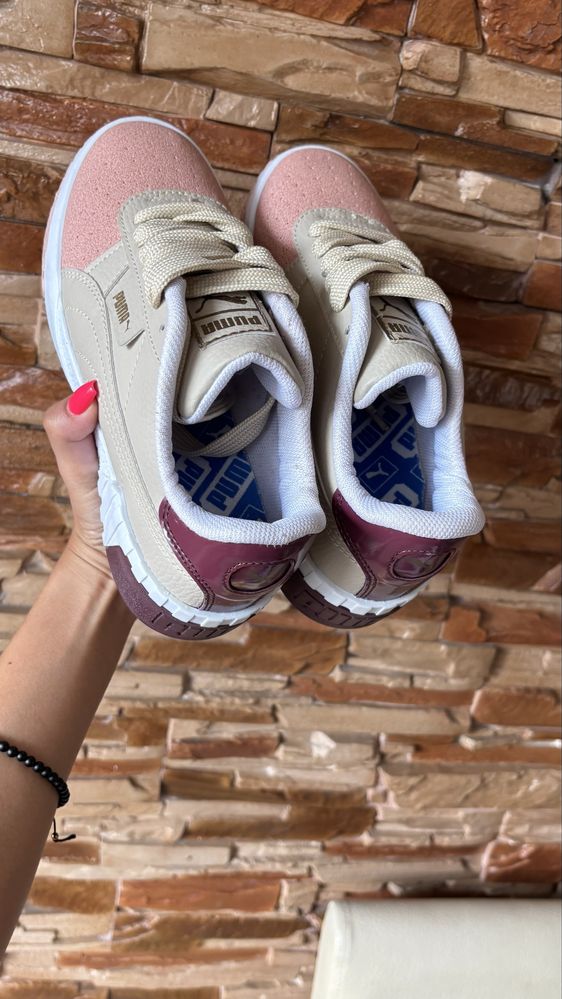 Всичко по 49лв Nike New Balance Puma Adidas Michael Kors