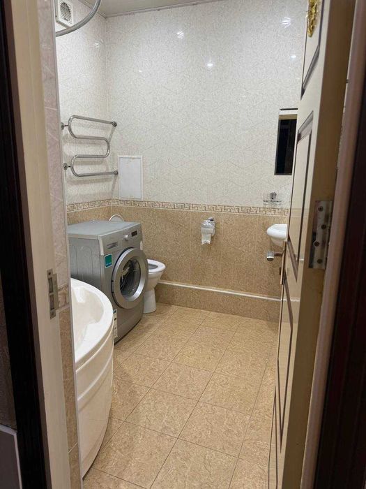 V2396 ПРОДАЕТСЯ 2/2/4 на: Ц-13  Ор.р: Лабзак Брассерие 55м2