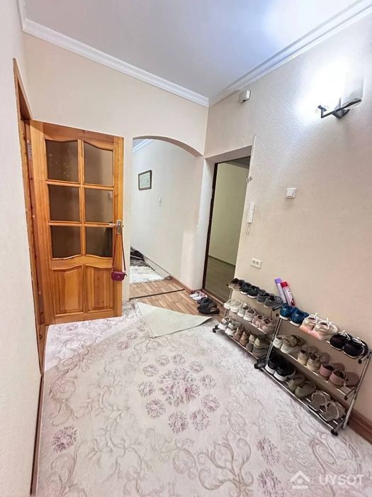 Квартира на Башлык 2/2/5 общ пл 60м ,балкон 2*3