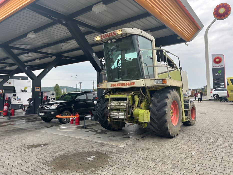Combină claas Jaguar 860 cu 3 mese
