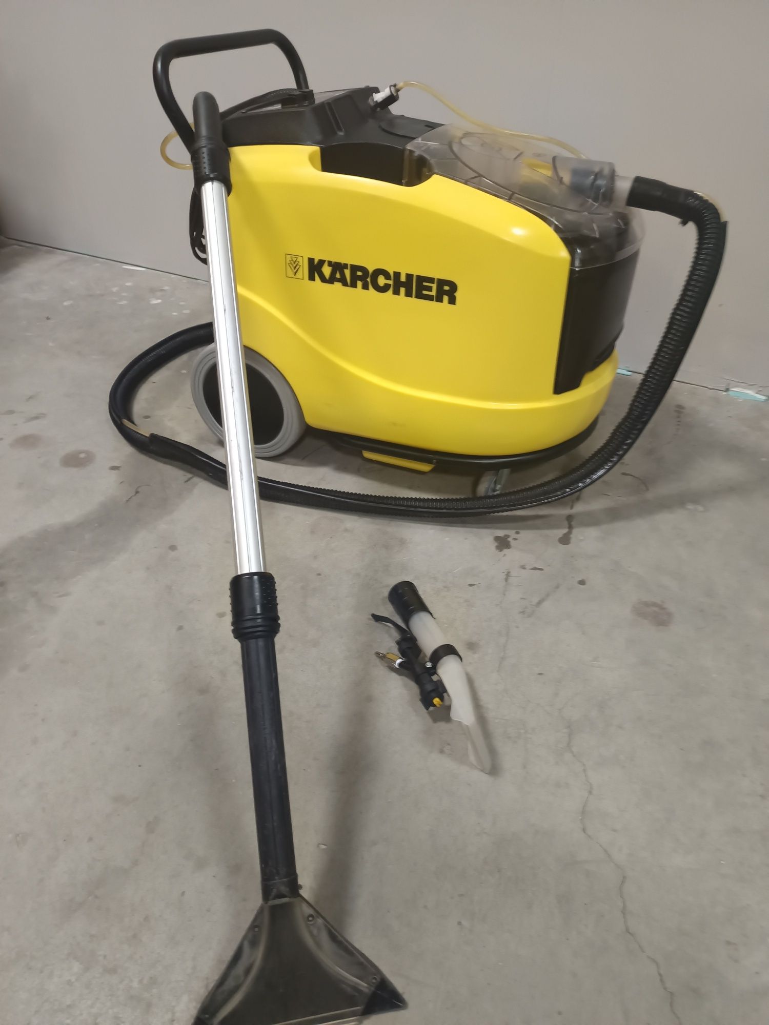 Екстрактор Karcher Puzzi 300