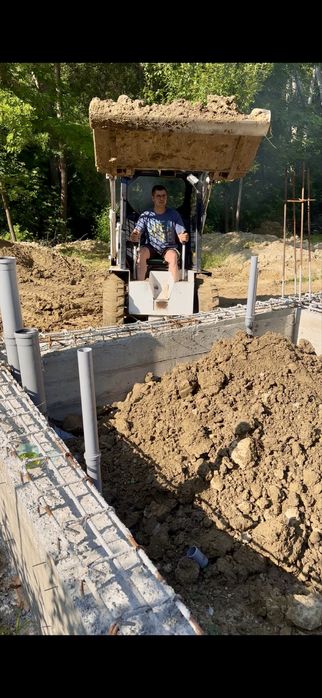 Executam lucrari cu miniexcavatorul, bobcat si camioneta de 3.5t!