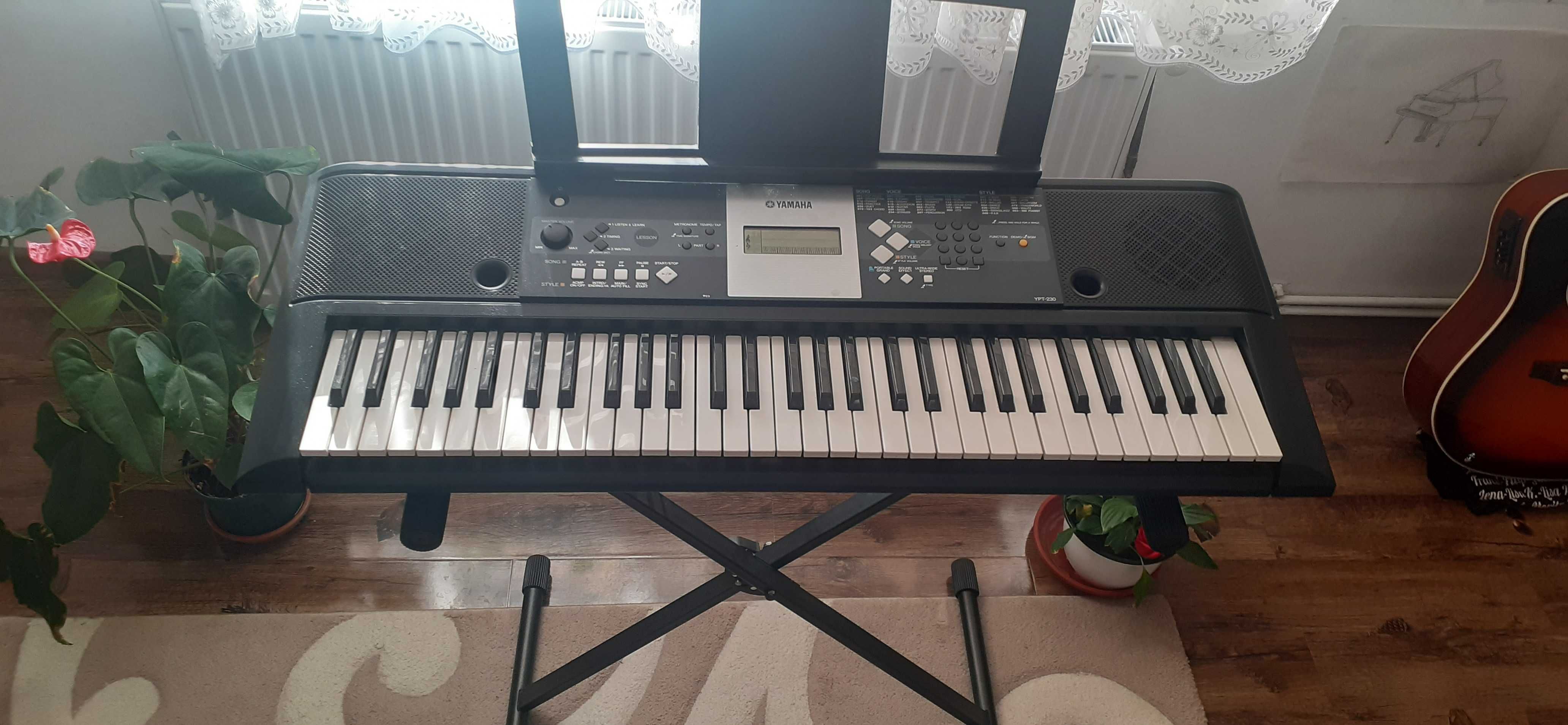 Vând pian digital Yamaha YPT-230+stativ