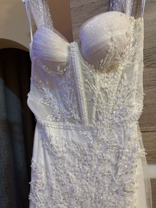 Vand rochie mireasa milla nova
