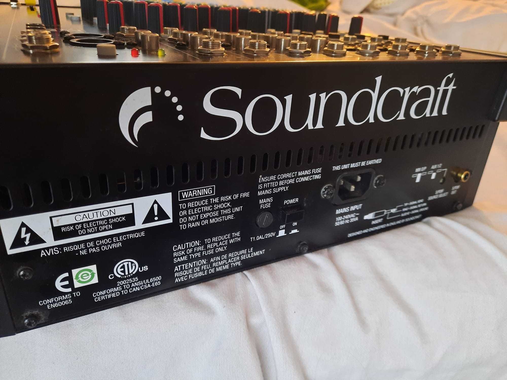 Mixer Soundcraft M4