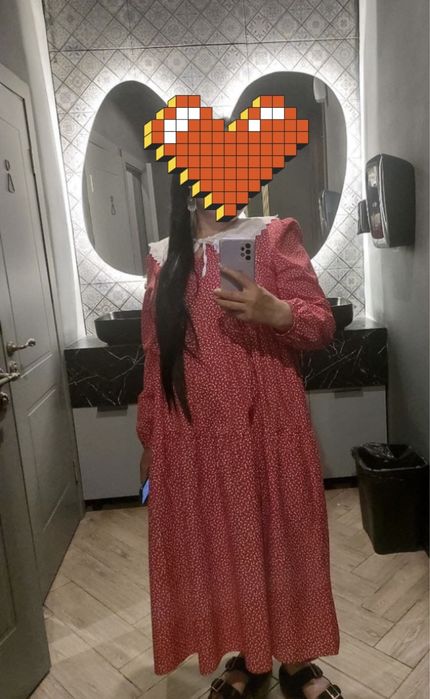 Продам платье красное с белыми цветами бу