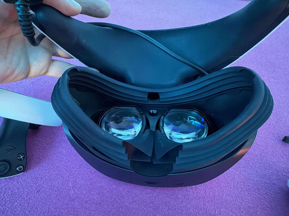 PlayStation VR2 complet – ca nou, folosit foarte puțin, cu garanție!