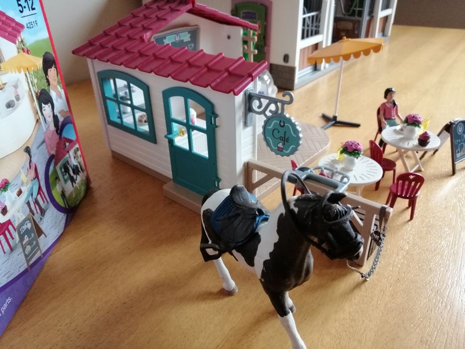 Schleich Кафене За Ездачи с Аксесоари