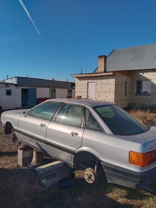 Мотор и коробка audi 80 (90года)