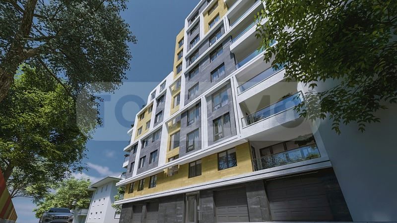 Тристаен апартамент в нова сграда в района на Колхозен пазар