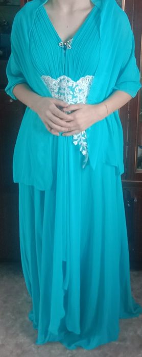 Продам платье красивое