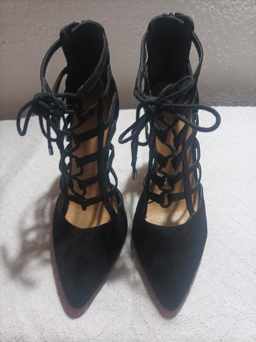 Tocuri înalte femei