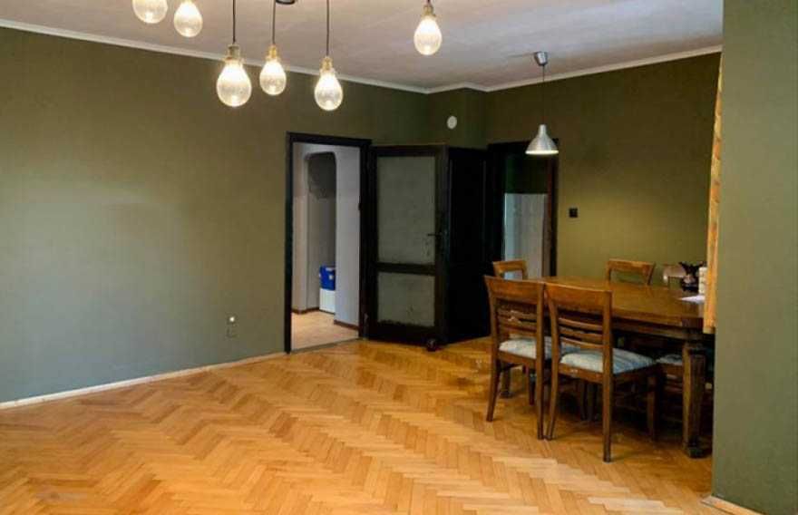 Дава се под наем Тристаен апартамент в София, Център - 100 кв.м за 550 € - Снимка #1