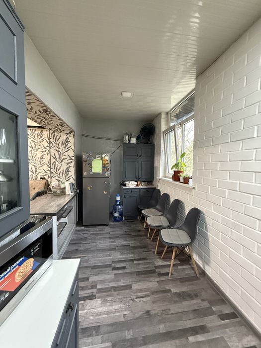 Продаётся 2х комнатная квартира на Бадамзаре