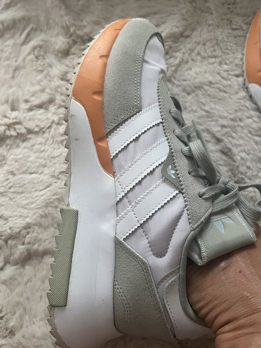 Adidas marimea 42