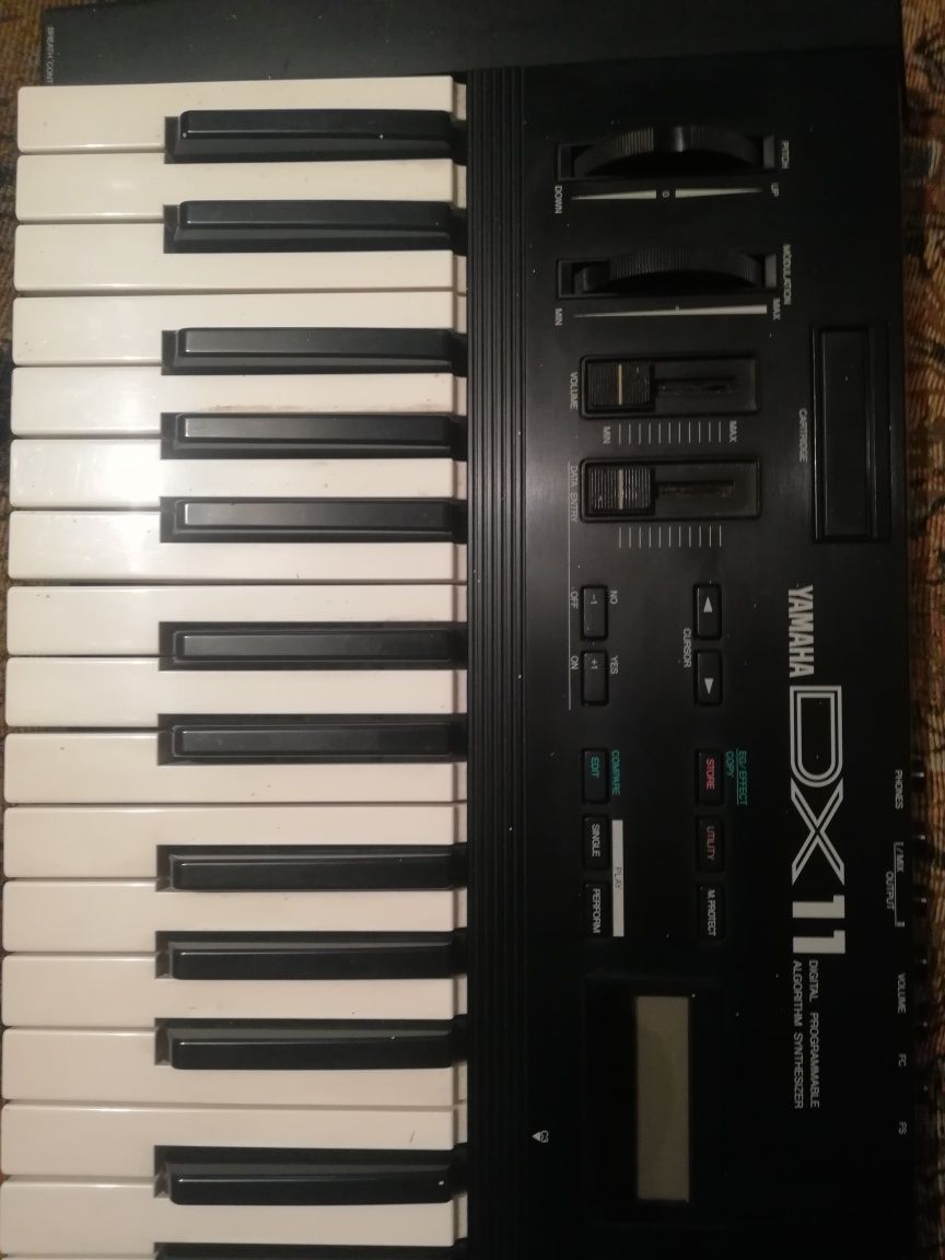 Yamaha Dx 100, Dx 7, Dx 7 ll FD, Dx 11, Dx 21, V 50