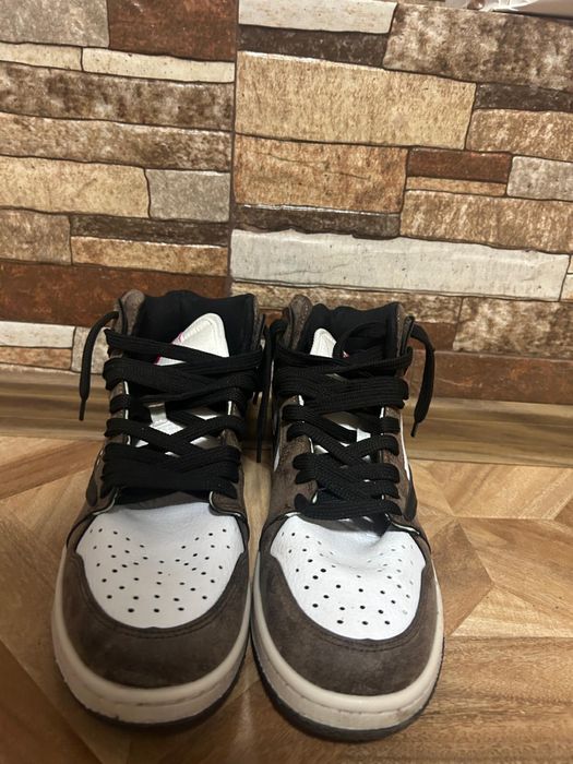 jordan 1 mocha travis scott negociabil