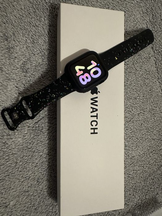 Часовник APPLE WATCH Se 40 mm в ГАРАНЦИЯ