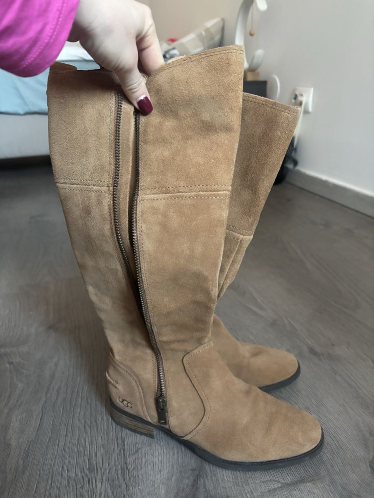 Cizme UGG piele intoarsa naturala