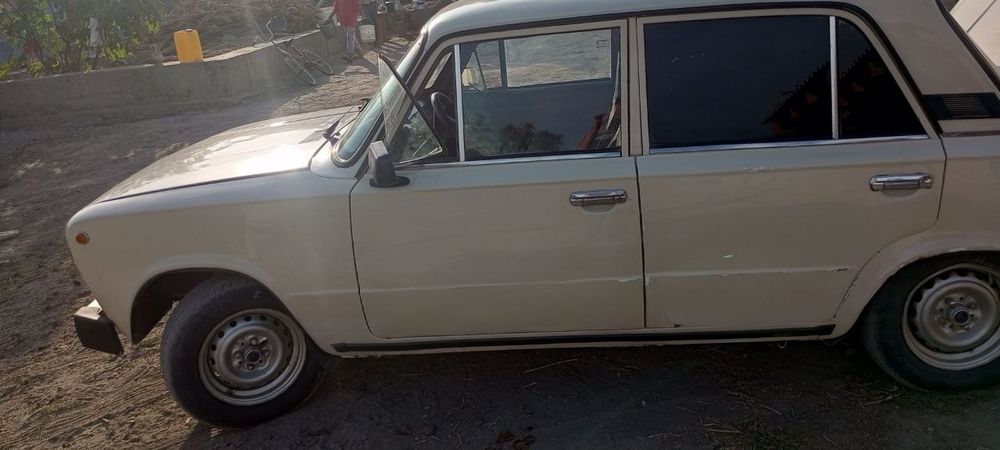 Srochna jiguli sotiladi