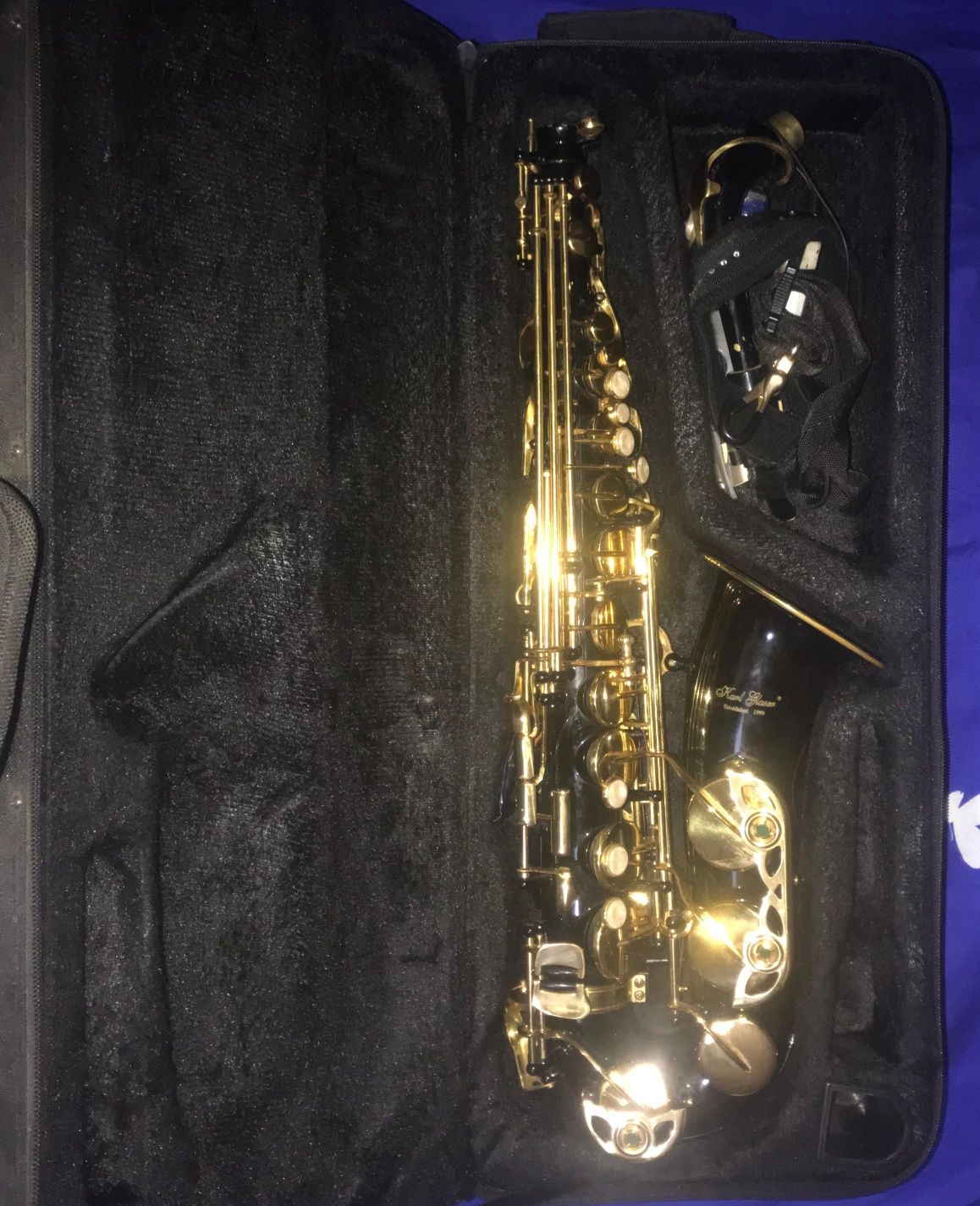 Vând saxofon Karl Glaser aproape nou ,super ofertă