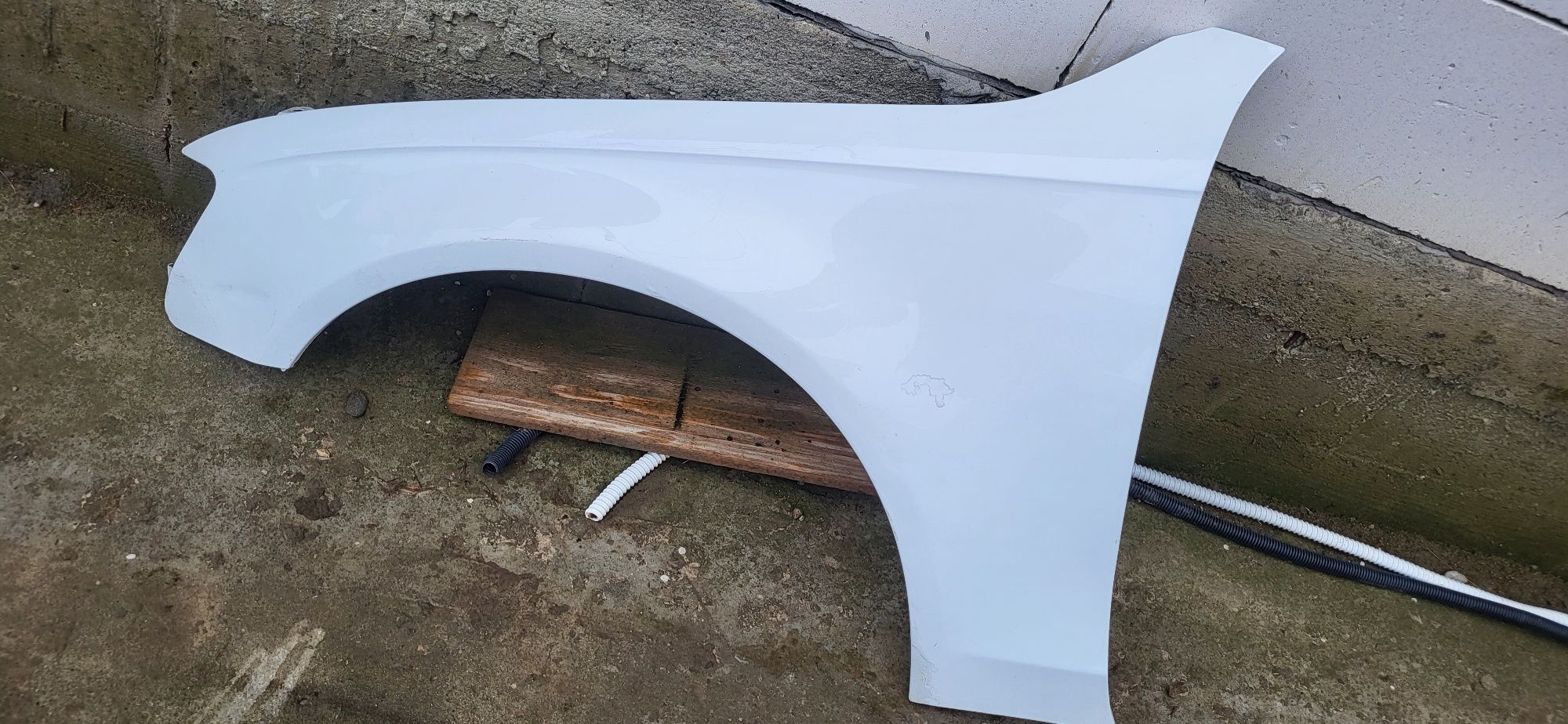 Aripă stânga audi a4 b8