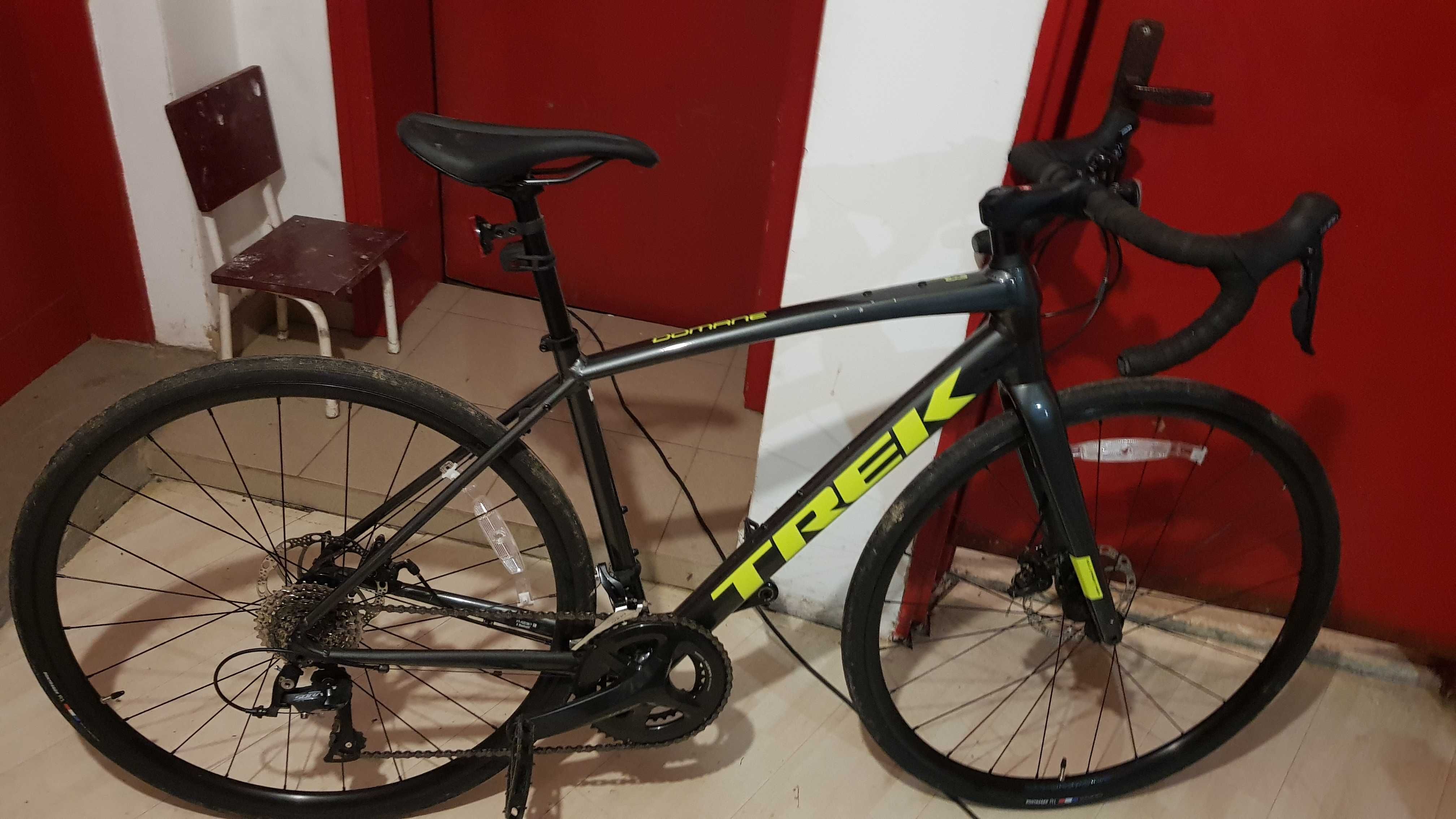 Велосипед - Trek Domane AL 3 Disc 2021 Road Bike Lithium Grey/ Volt