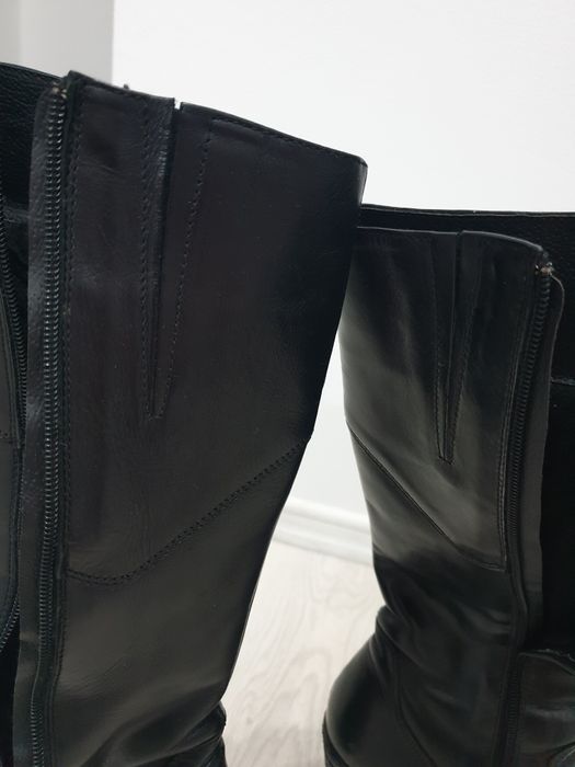 Vând cizme de piele îmblănite