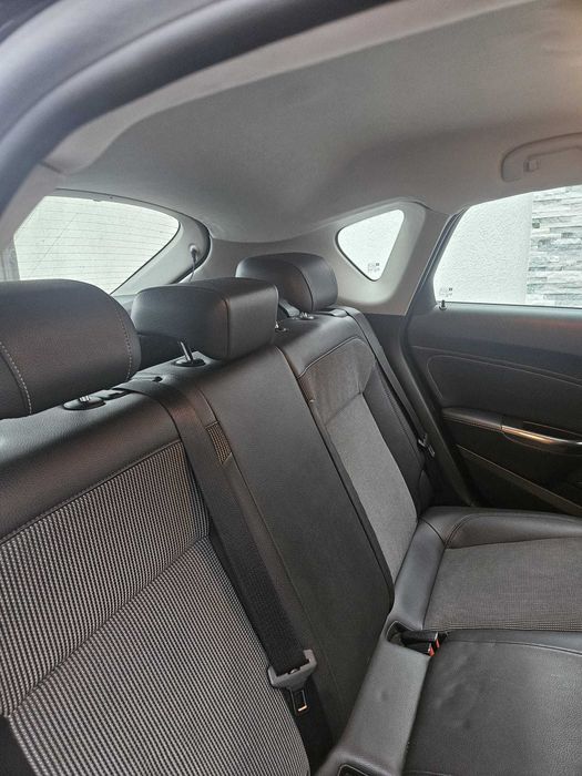 Opel Astra J  1.6 Benzină 115 CP  Automat 2010 /  Întreținută