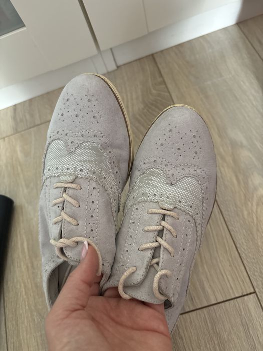 Обувки номер 37,38