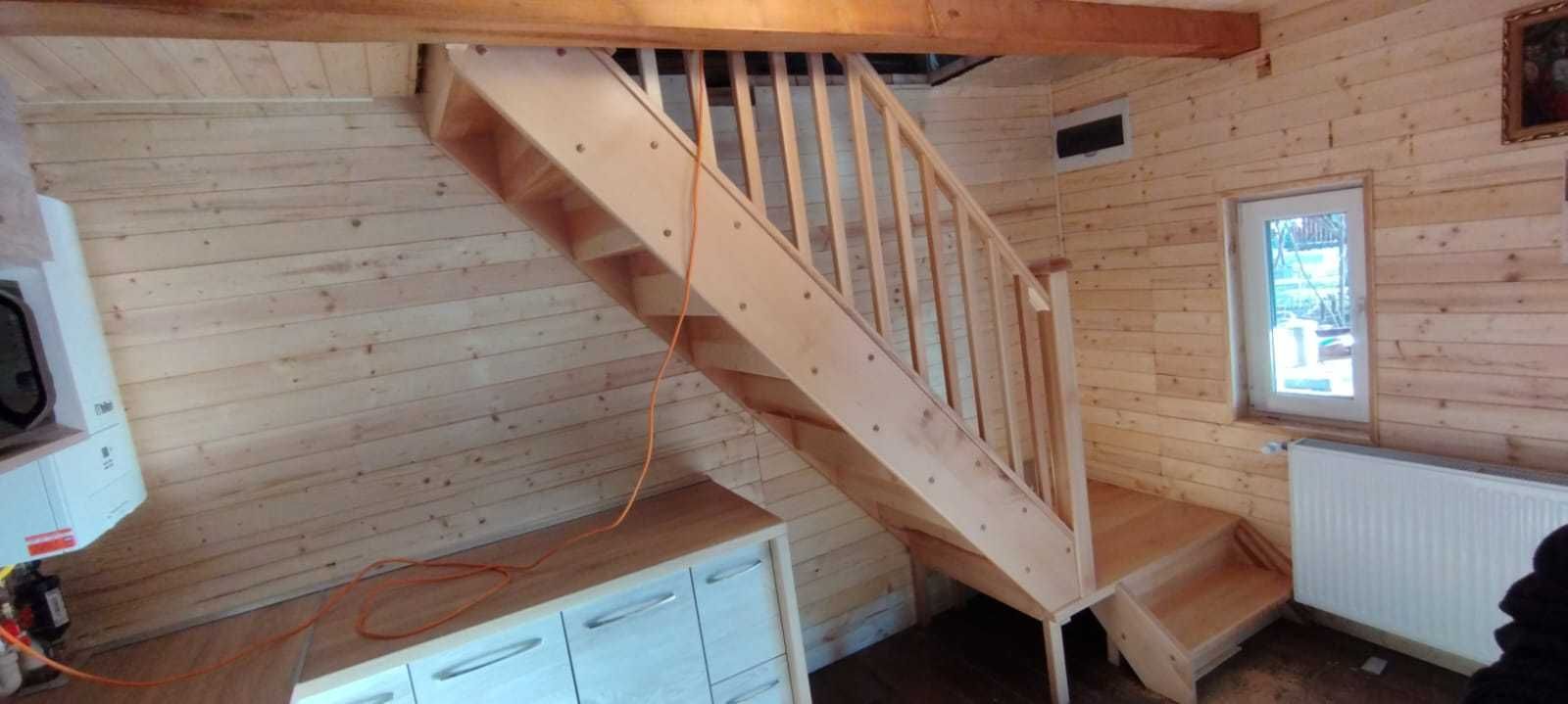 Scari interioare din lemn masiv (trepte, contratrepte, balustrada)