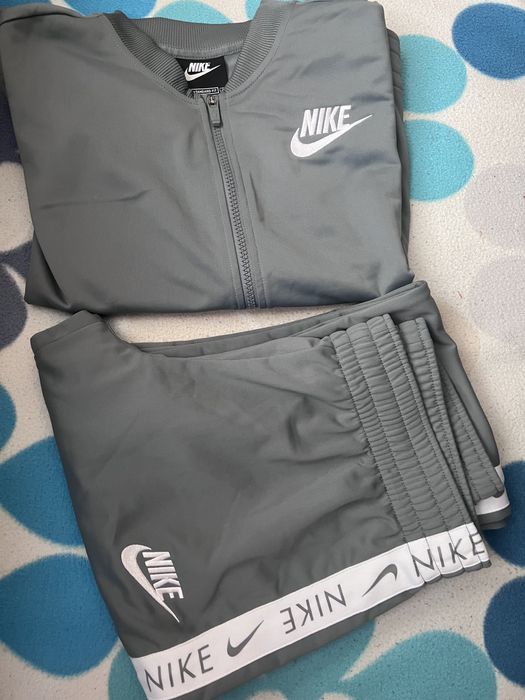 Nike екип за момиче 156-166см