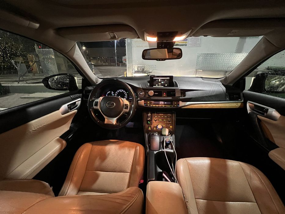 Vand Lexus ct 200h.