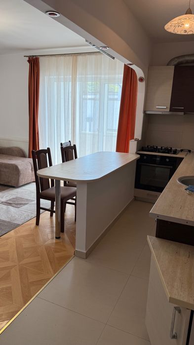 Apartament + parcare - de vânzare - strada Stejarului