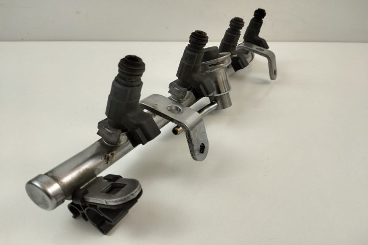 Rampa cu Injectoare Piesă originală cu garanție și factură. Coma