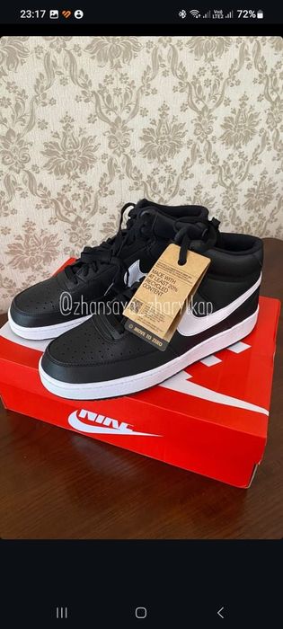 Nike кроссовки 100% оригинал новые