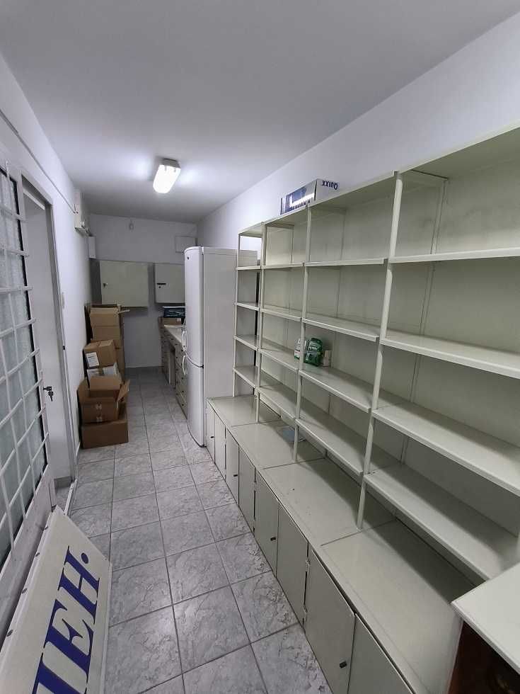 Отдавам под наем търговско помещение (бивша аптека) в Карлово