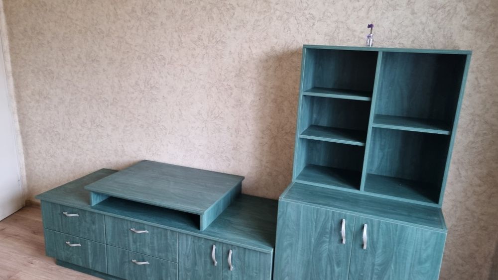 Подарявам мебели