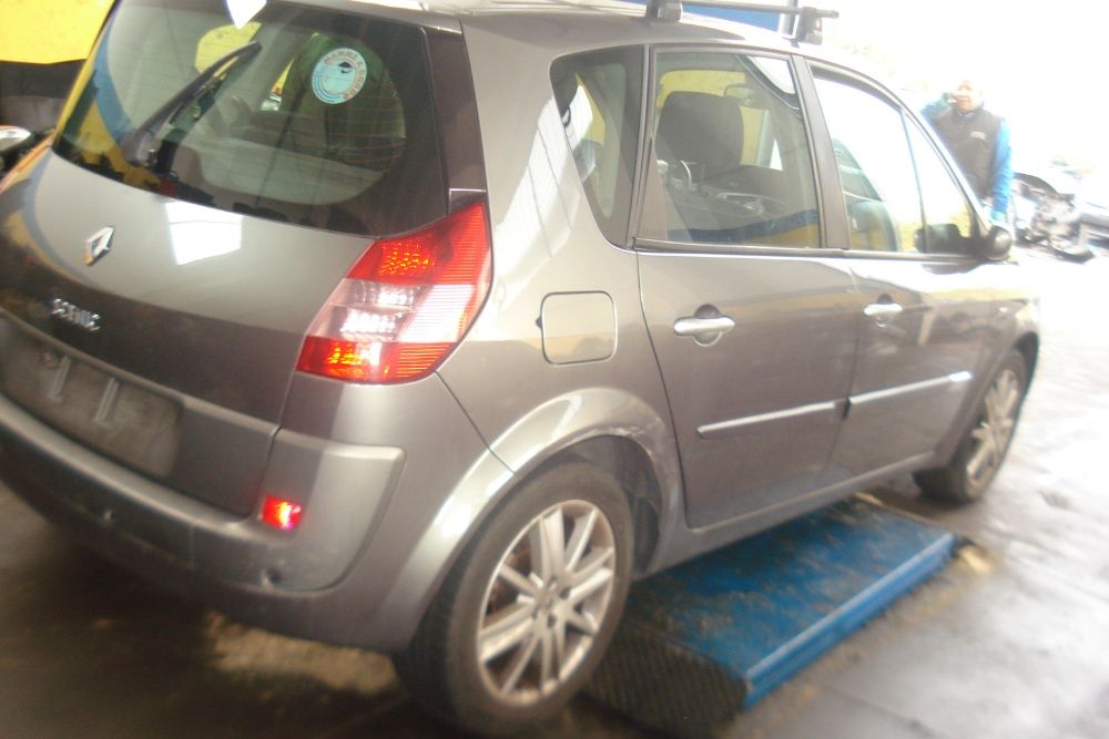 renault scenic 2005