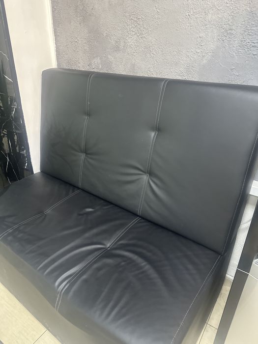 Продам диван для салонов/стоматологии  в хорошем состоянии