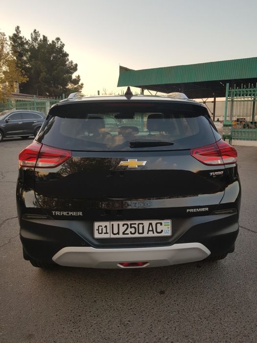 Tracker premier 2023 yil Qora Toza