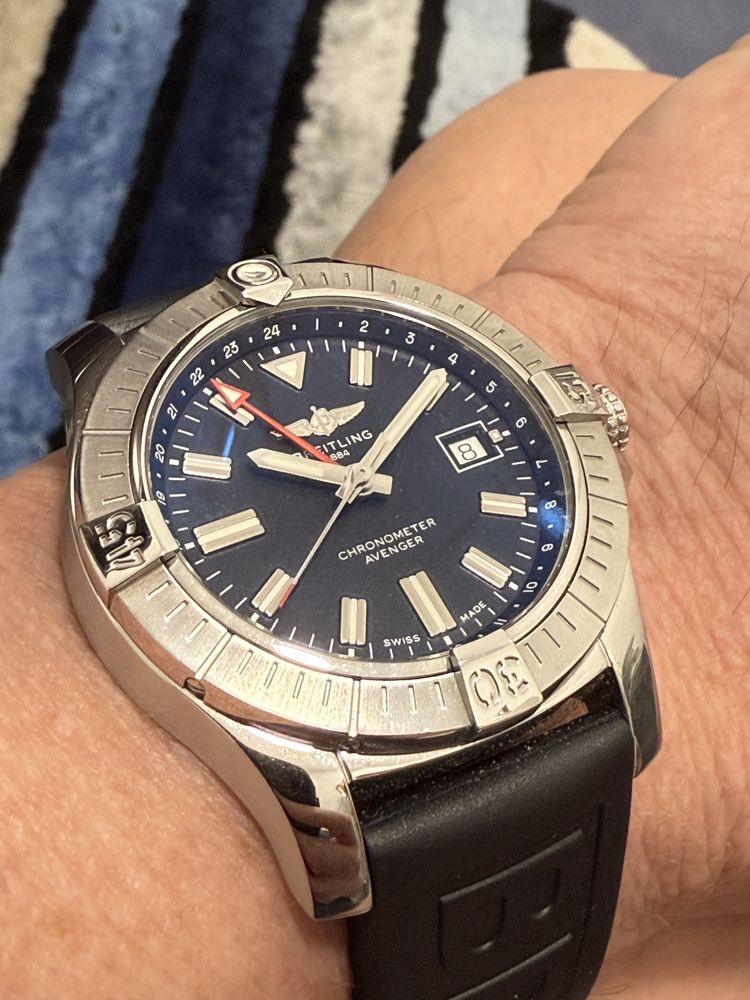 Breitling Avenger Automatic GMT 43